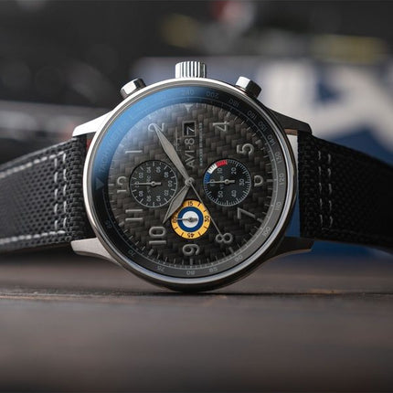 AVI-8 Hawker Hurricane Classic Chronograph Carbon Fiber Black Kellotaulu Quartz AV-4011-0W Miesten kello lisähihnalla