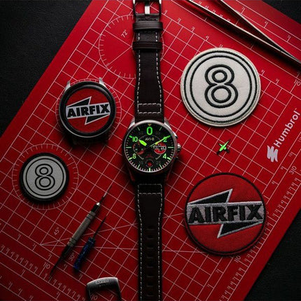 AVI-8 Spitfire Lock Chronograph Airfix Edition Raven Black Dial Quartz AV-4089-09 Miesten kello