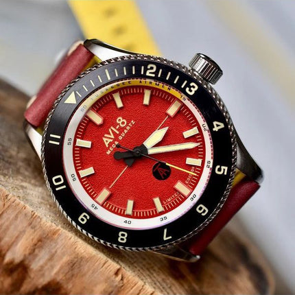 AVI-8 Flyboy Tuskegee Airmen Limited Edition Ramitelli Red Dial Quartz AV-4103-04 Miesten kello lisähihnalla