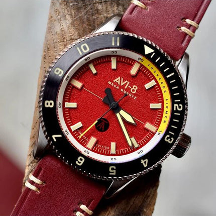 AVI-8 Flyboy Tuskegee Airmen Limited Edition Ramitelli Red Dial Quartz AV-4103-04 Miesten kello lisähihnalla